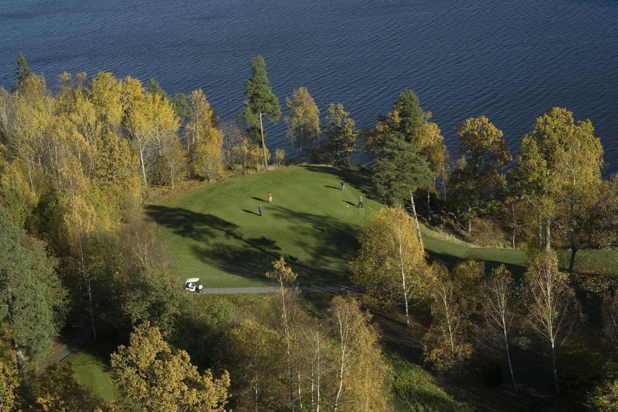 Korunda Golf & Conference Hotel Ösmo Exterior foto